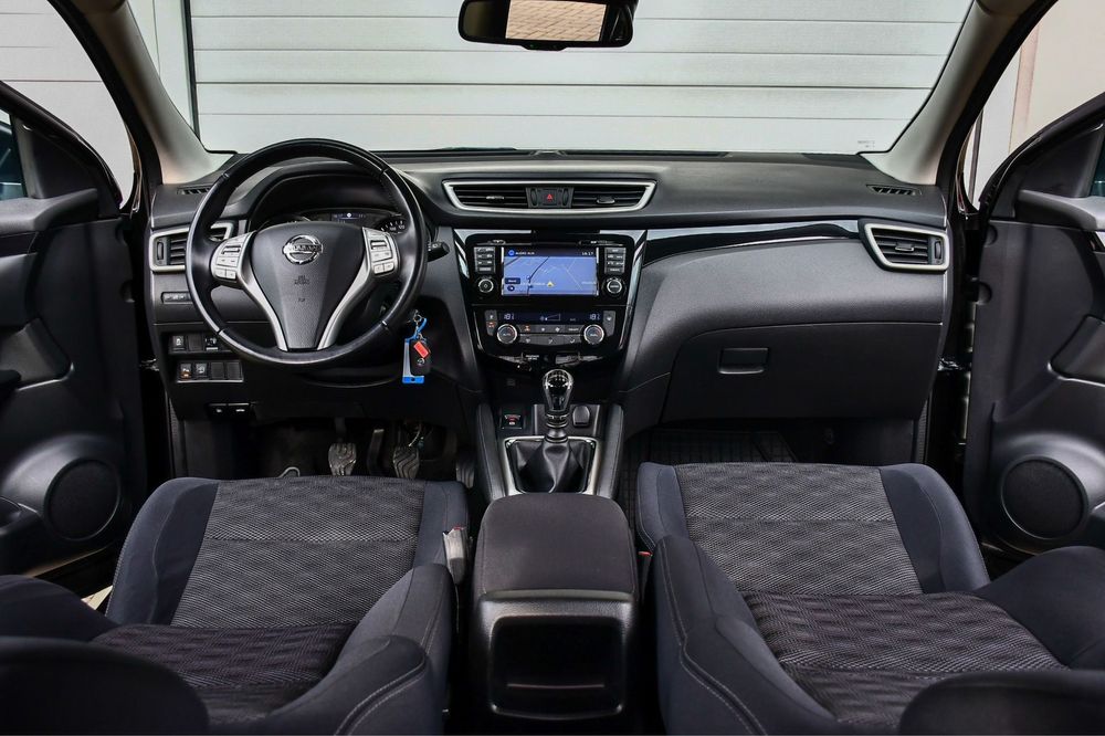 - Nissan Qashqai, Benzina, Euro 6,Navigatie, Camera marsalier-