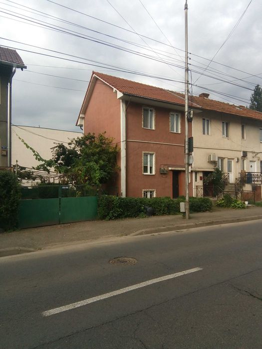 Casa plus curte de vanzare