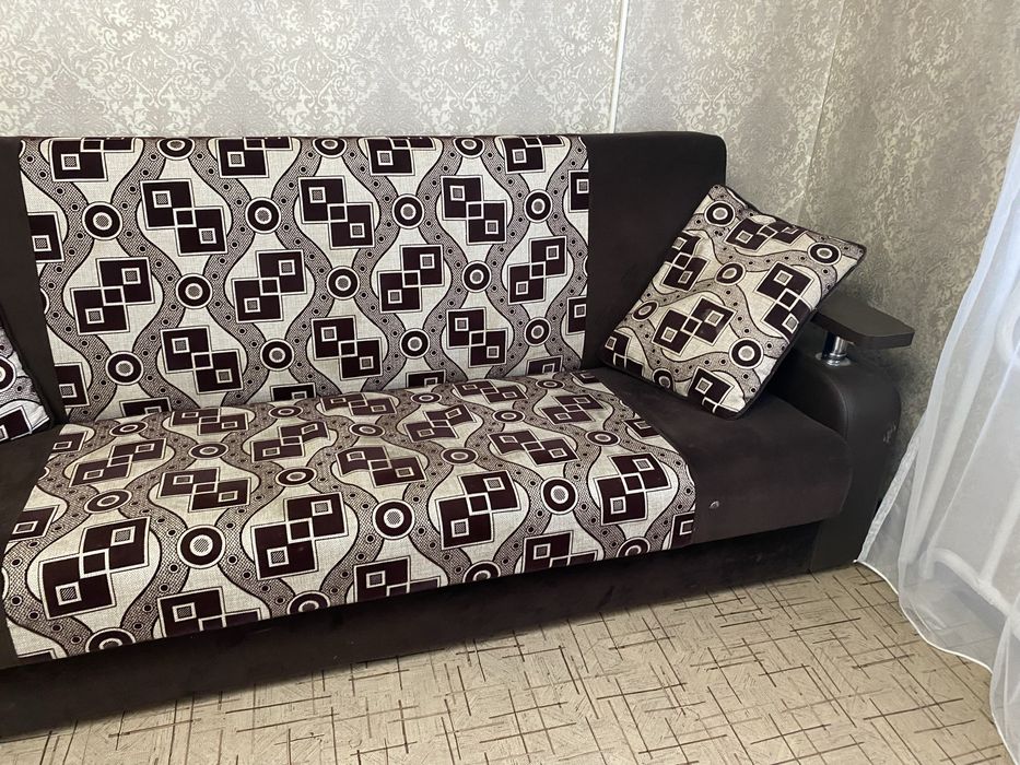 Продам диван в хорошем состоянии