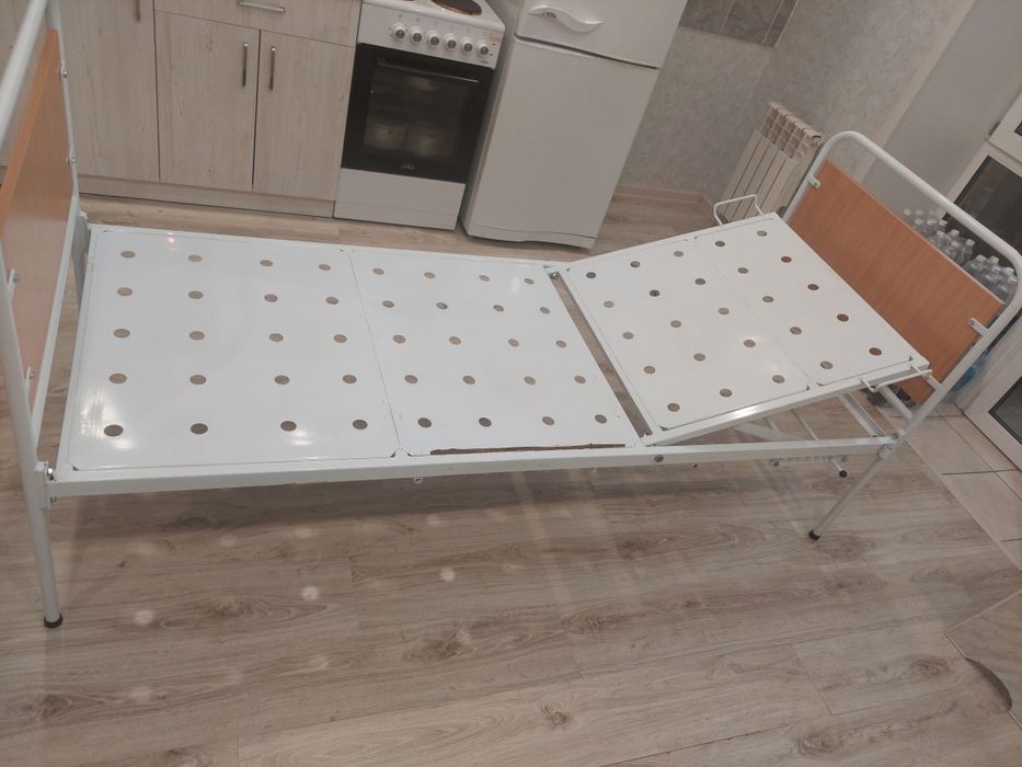 Медицинская кровать