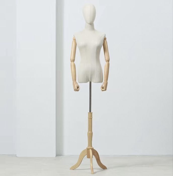 Манекен деревянный