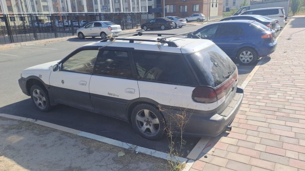 Subaru Legacy сатылады.