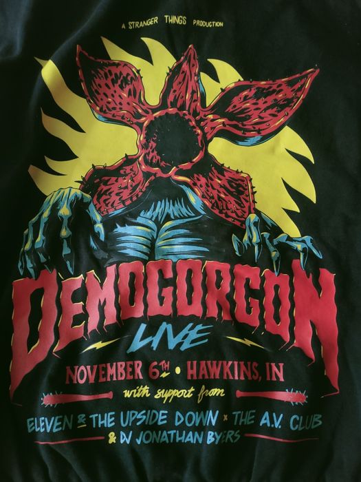 STRANGER THINGS блуза с качулка