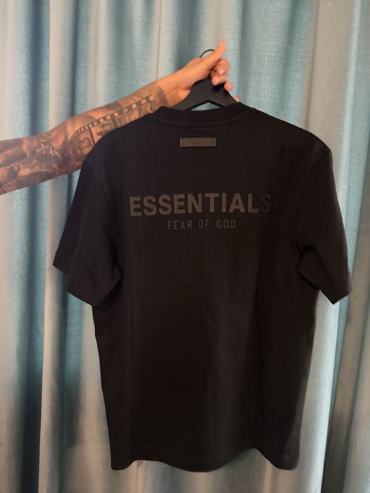 tricou essentials