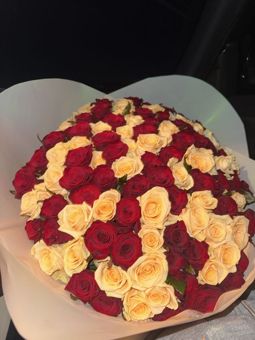 Роза жуз он штук очень красиво