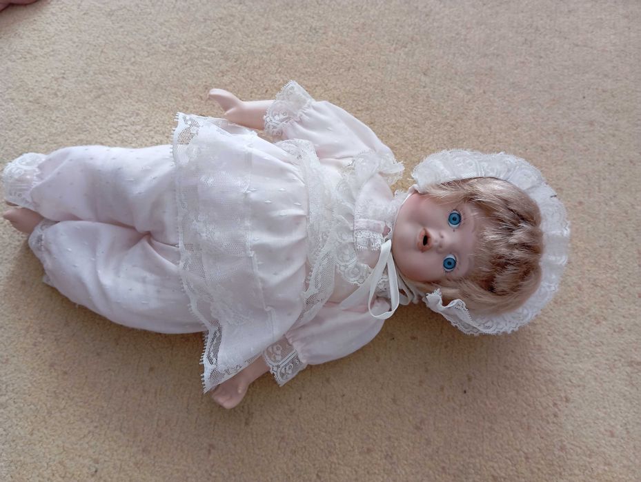 Немска порцеланова кукла