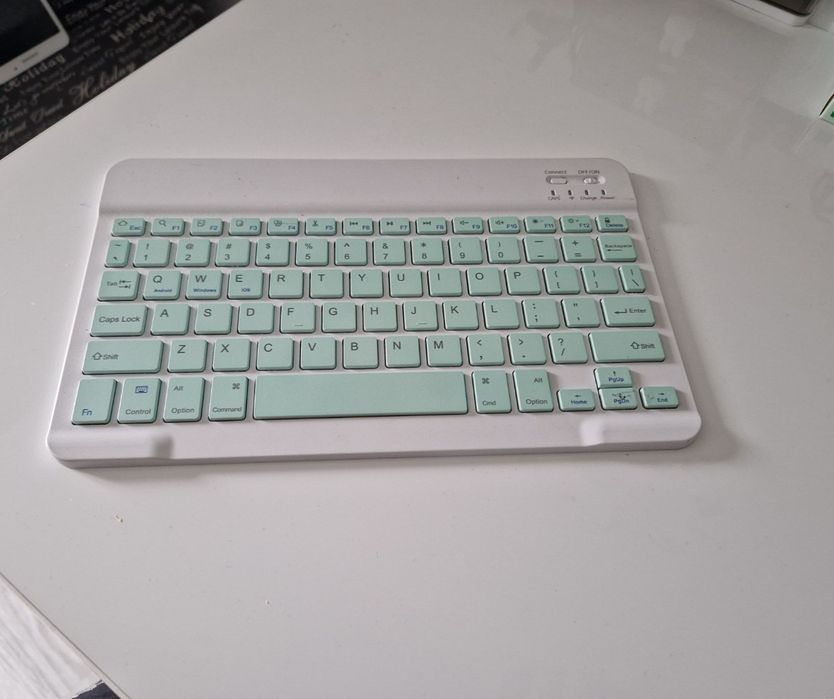 Tastatura Bluetooth perfect funcționala