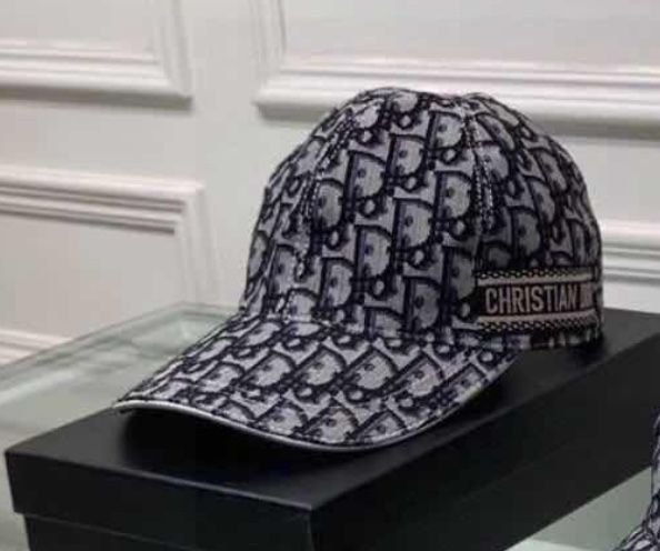 Шапка Louis vuitton,Gucci,Dior,the north face