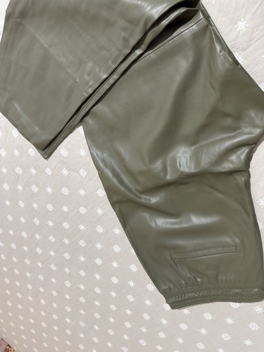 Pantaloni de piele MNG