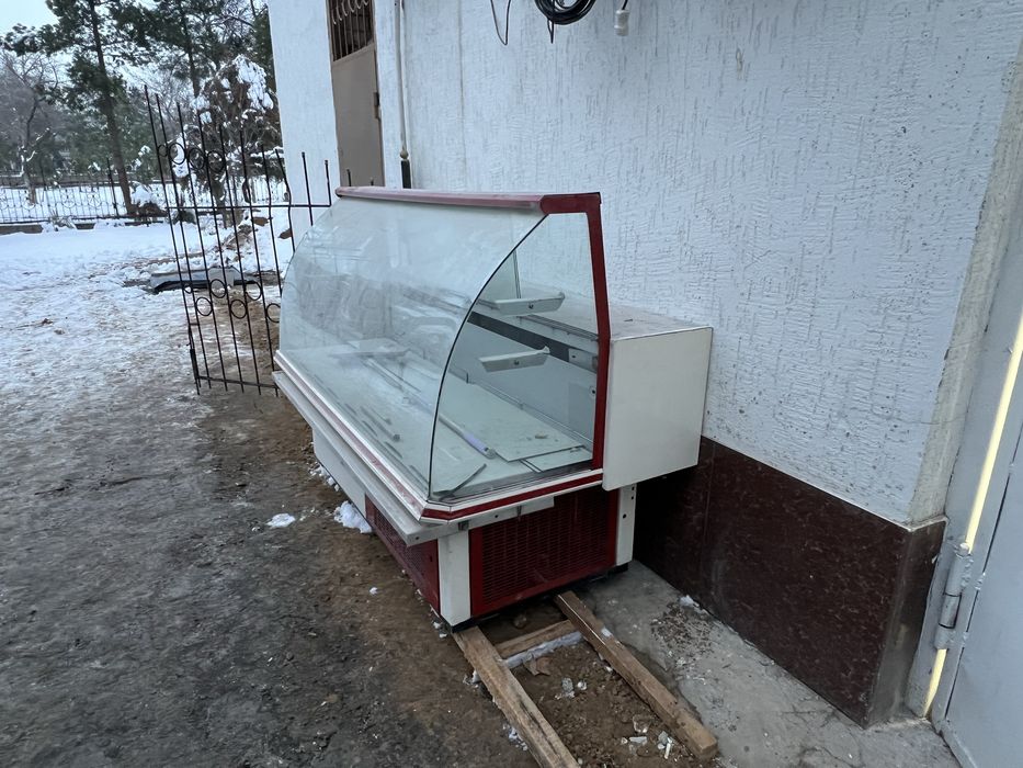 Витринный холодильник