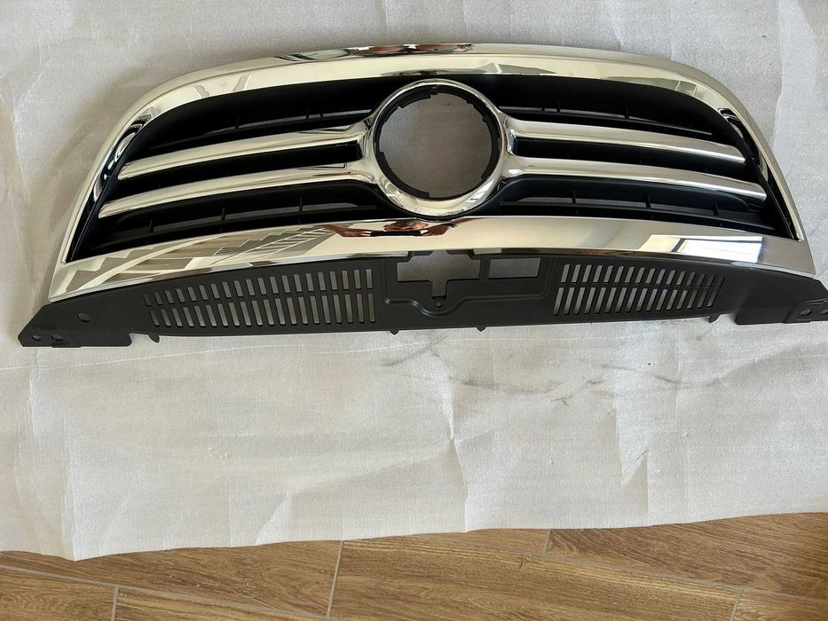Tiguan 5N - bara fata, grila radiator, grila bara fata - Produse Noi