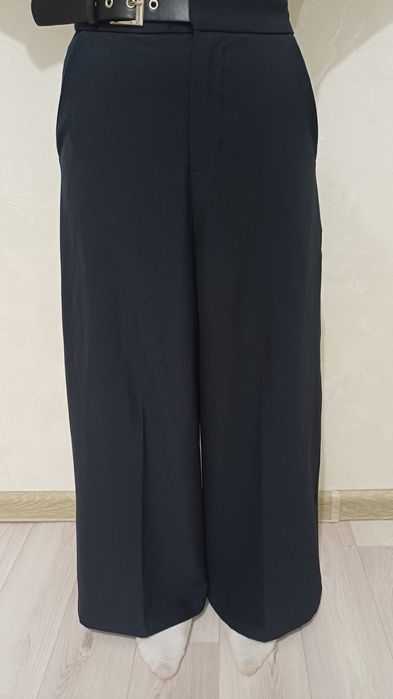 Брюки темно синего цвета