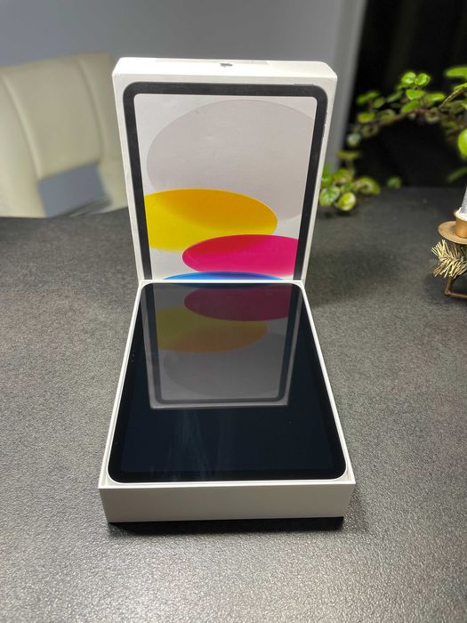 Apple iPad 11-инчов: чип A16, 128 GB, Wi-Fi 6, 12 MP камера - Сребрист
