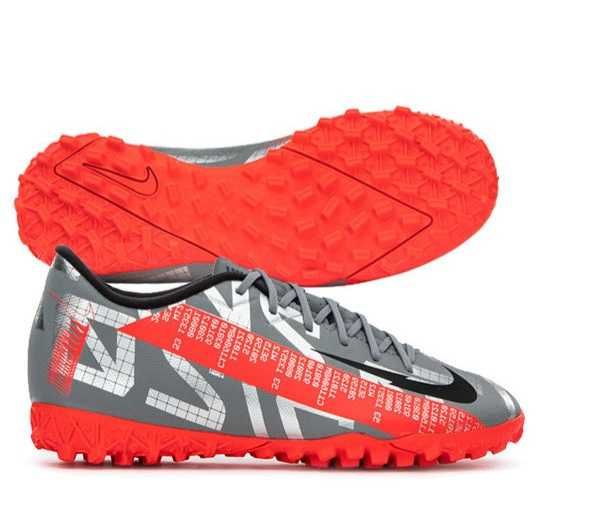 Оригинал  детские футбольные шиповки