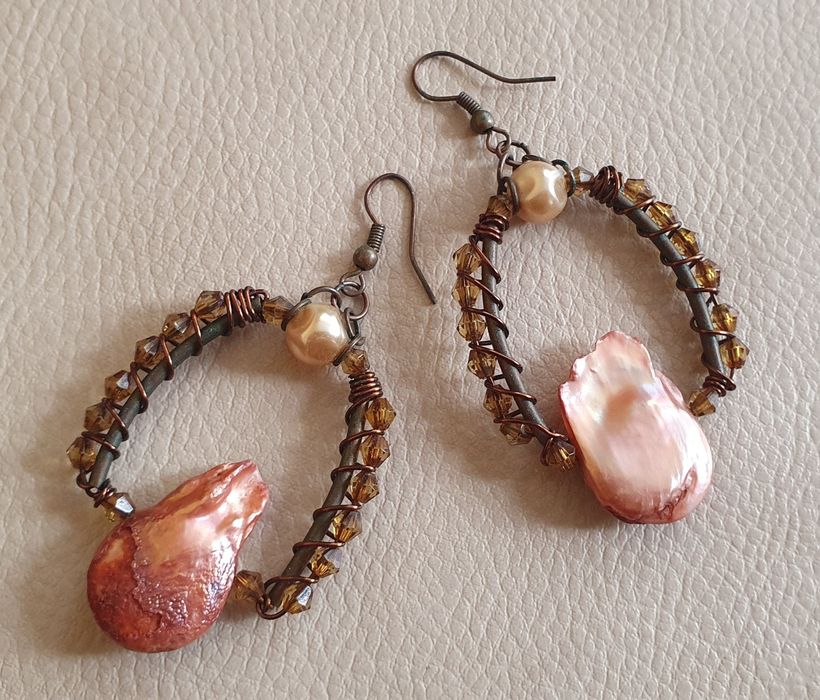 Обеци с камък, перли и мъниста