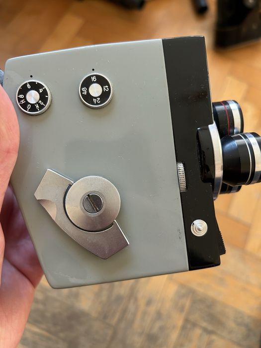 Съветска филмова камера "Екран-4"