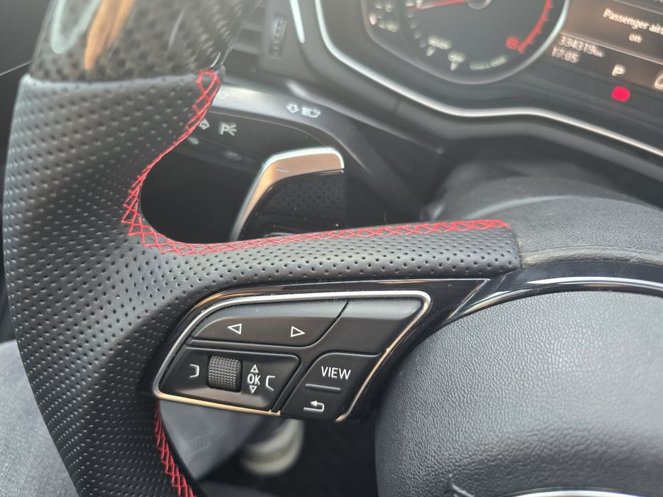 Карбонов спортен волан audi а4