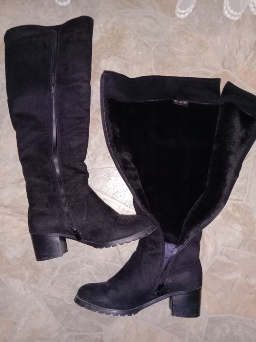 Зимние сапоги 39-40 с натуральным мехом. Без дефектов.