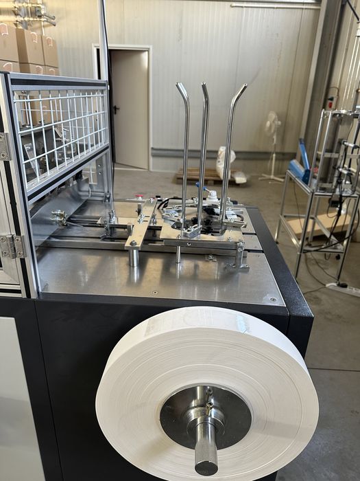 MB-C 12 Linie productie pahare carton 7oz  folosita foarte putin