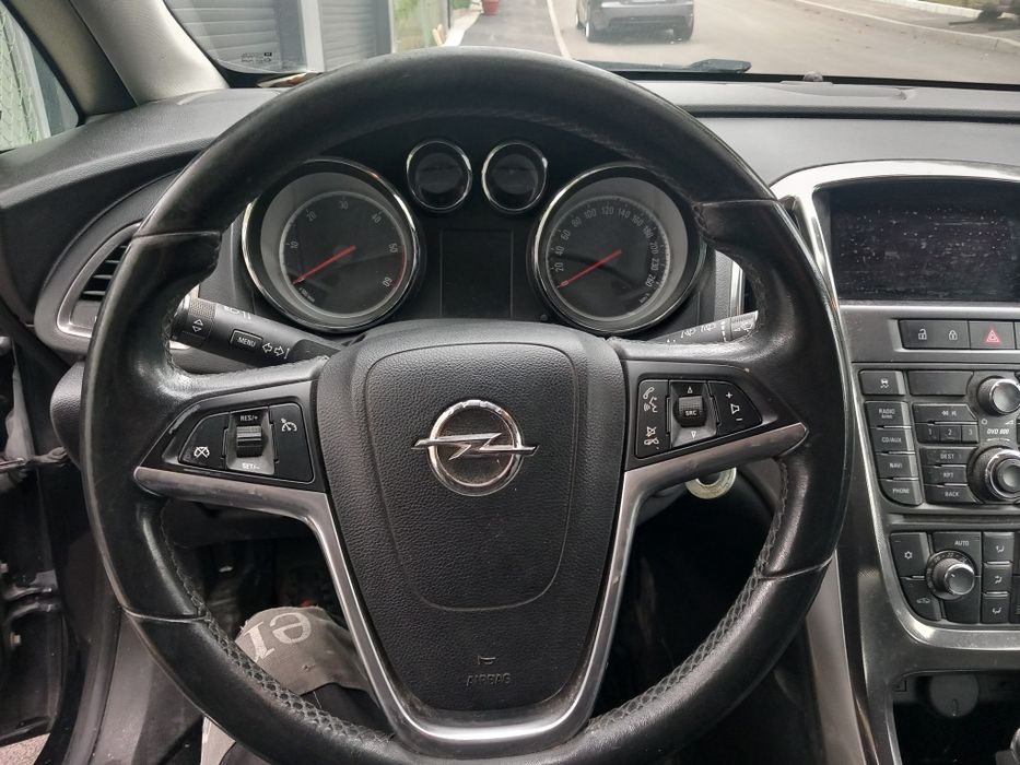 Opel Astra j - 1.7cdti-110кс/2012г./-на части