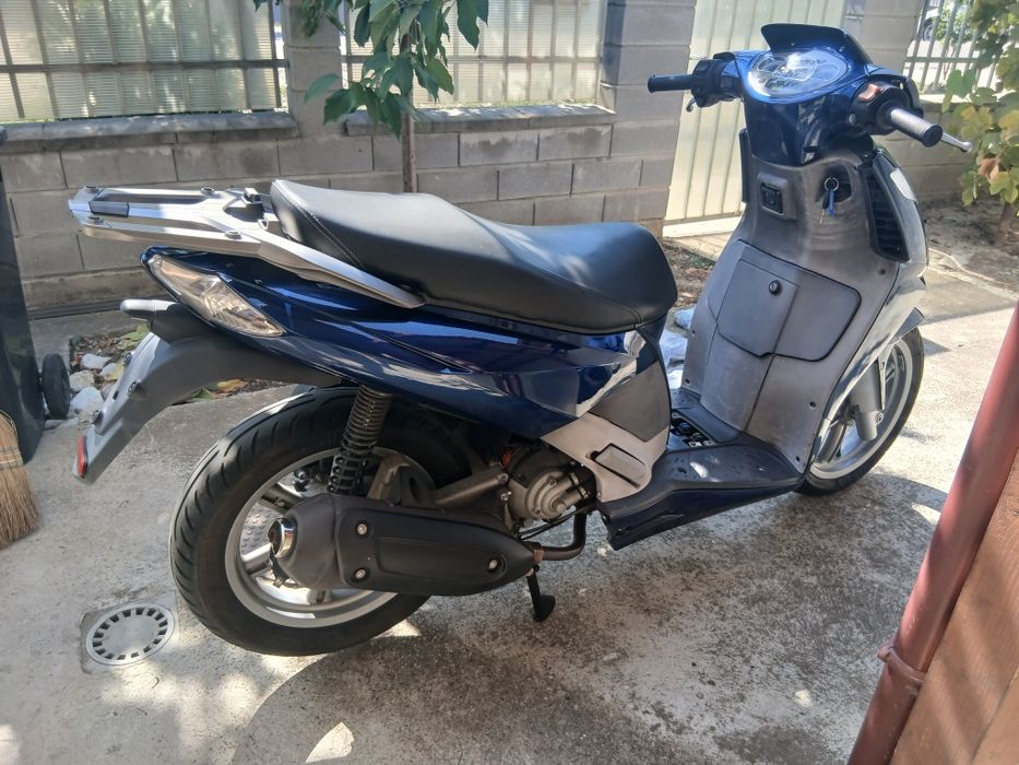 Scuter 125cc și 300cc