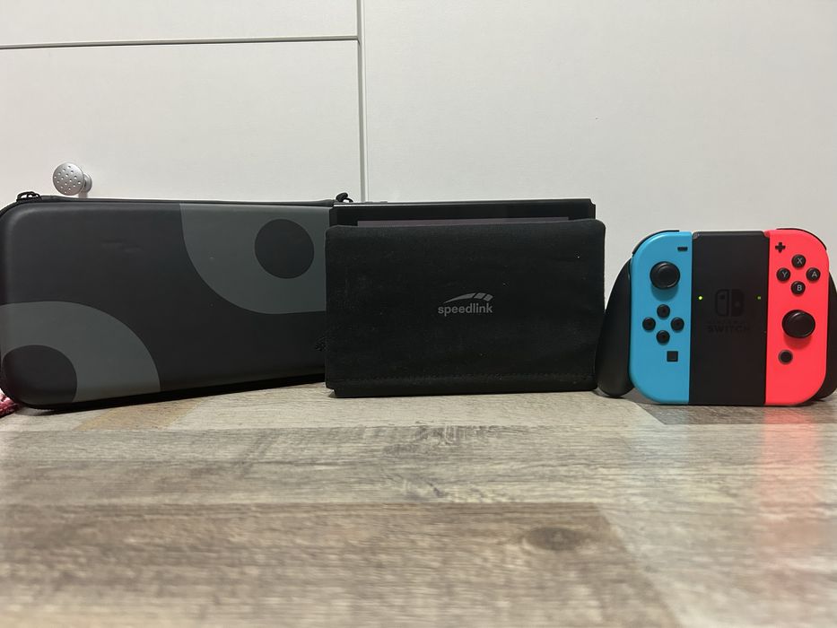 Nintendo switch intact