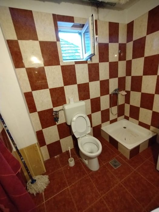 Proprietar, ofer spre închiriere garsoniera la casă în Săcele, jud.Brașov