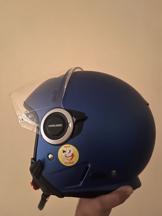 Чисто нова каска