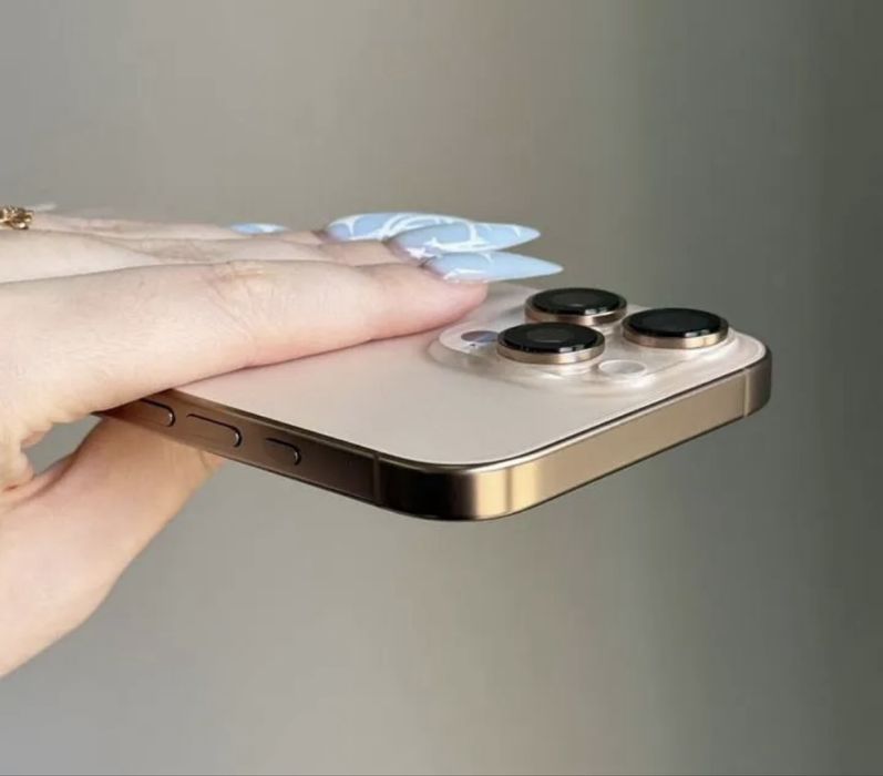 Айфон 16 Pro max  на 1 tb