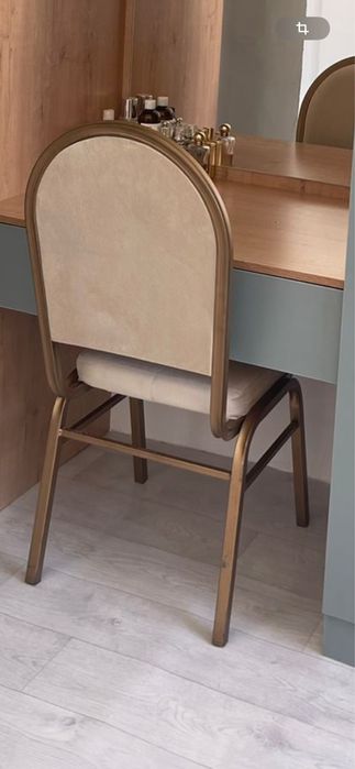 Стол со стульями