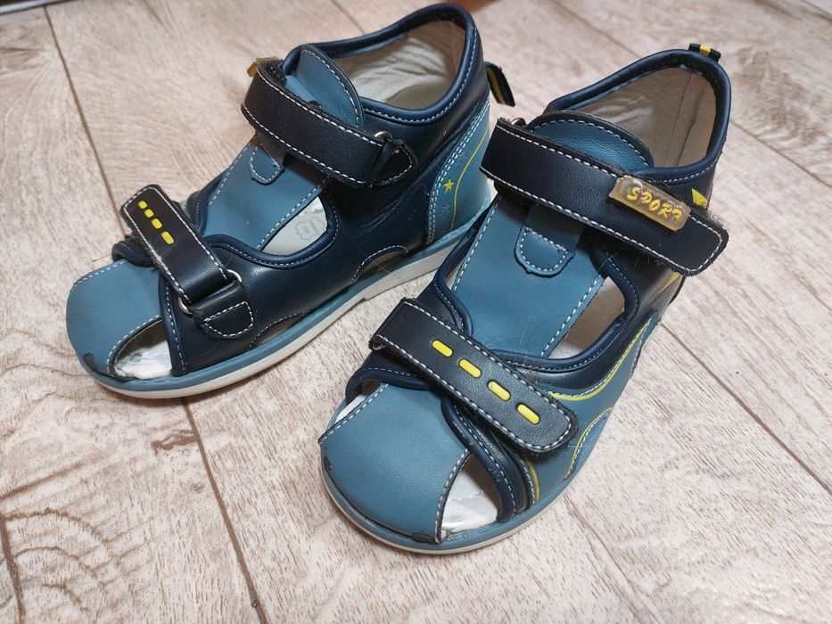 Продам детскую обувь с 1 года до 2,5 лет
