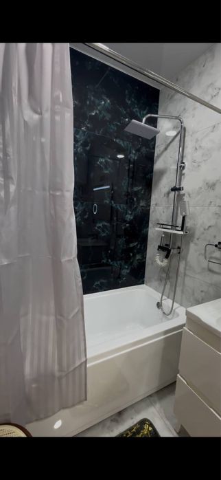 Buxoro shaxarda Joylashgan 2 xonali Hi Tech IJARAGA BERILADI