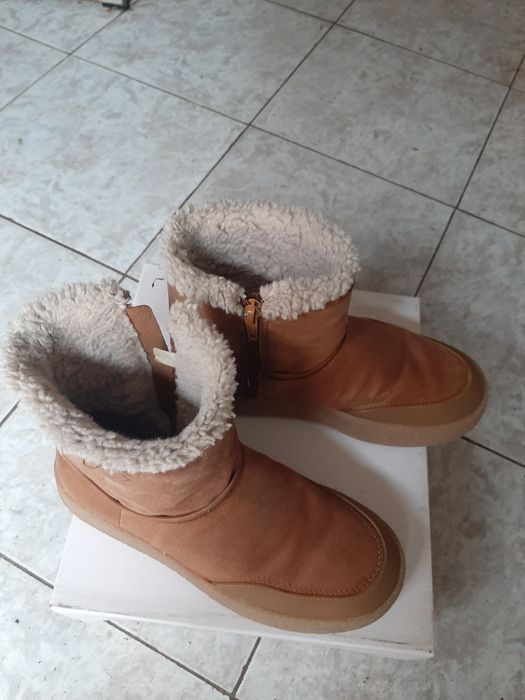 Детски велурени ботуши ZARA