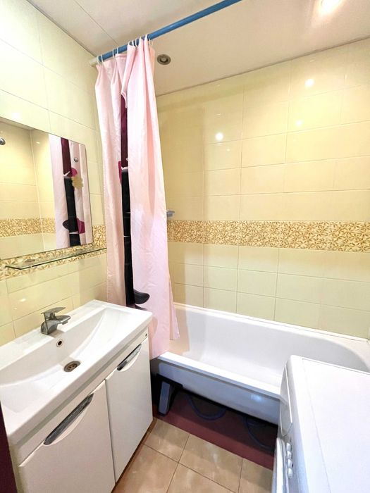 Продаётся 3 комн квартира