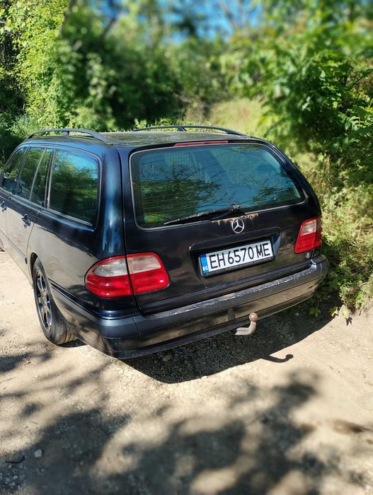 Автомобили под наем. Транспорт