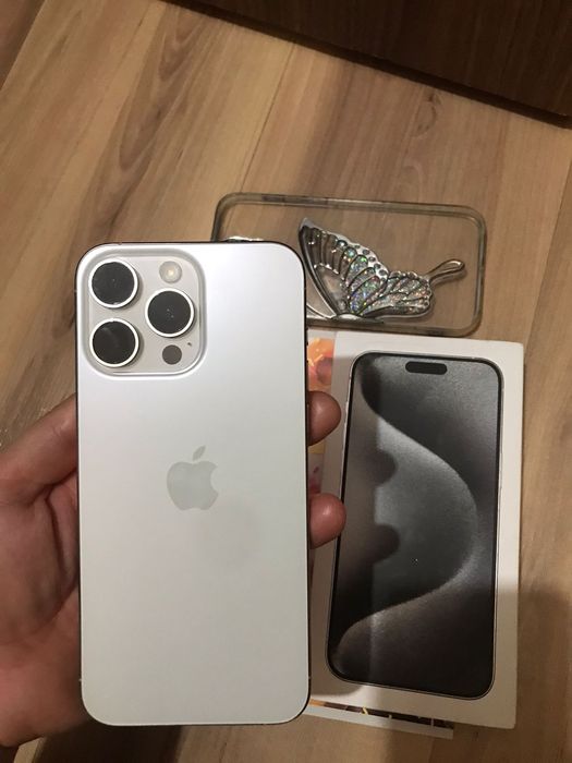 IPhone 15 pro max 256 gb белый