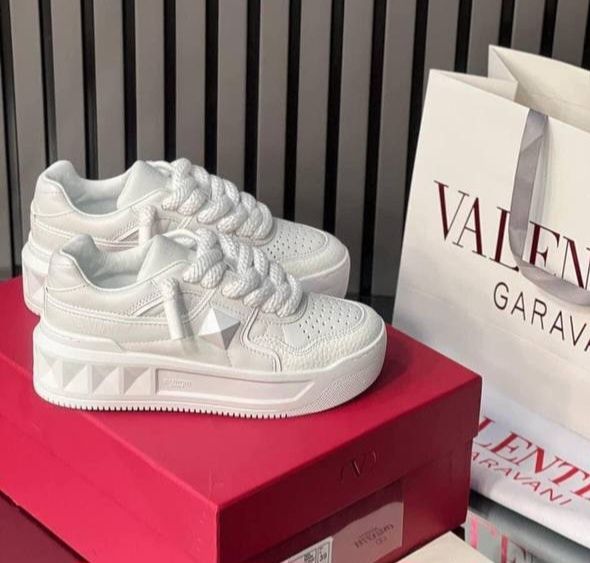 Adidasi dama si barbati