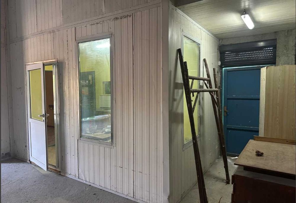 Склад 235 м2 с 3 хладилни камери, ЗПЗ