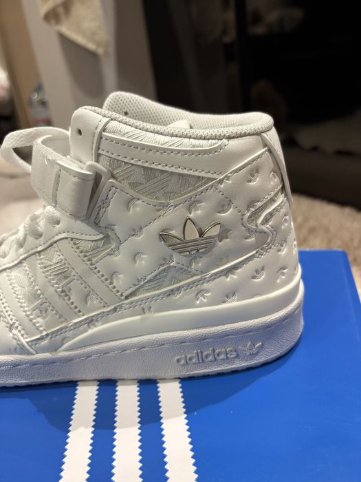 Adidas forum mid w