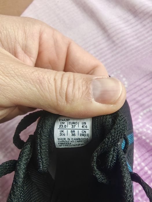 Маратонки Asics 37 номер 23см стелка