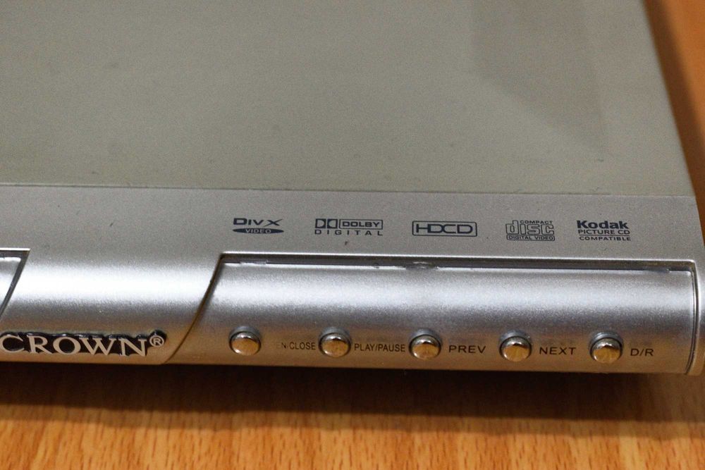 Crown DVD-2730DT плеър