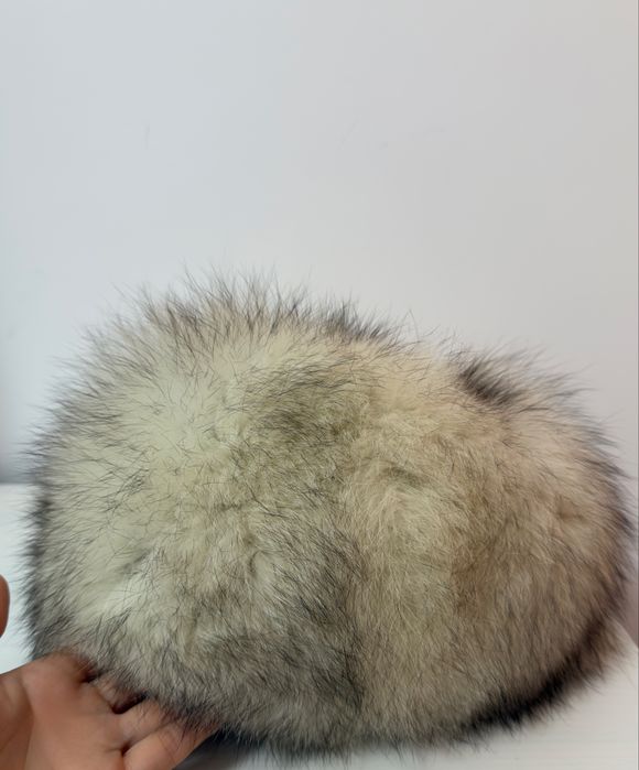 Caciula blana naturala + guler cadou