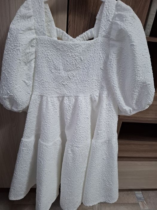 Продам белое  платье