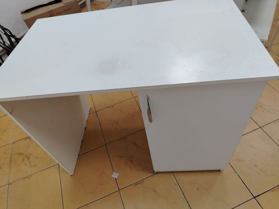 Продается стол 60 см х 1 метр