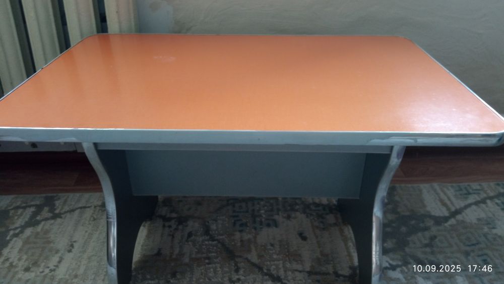 Столик со стульями