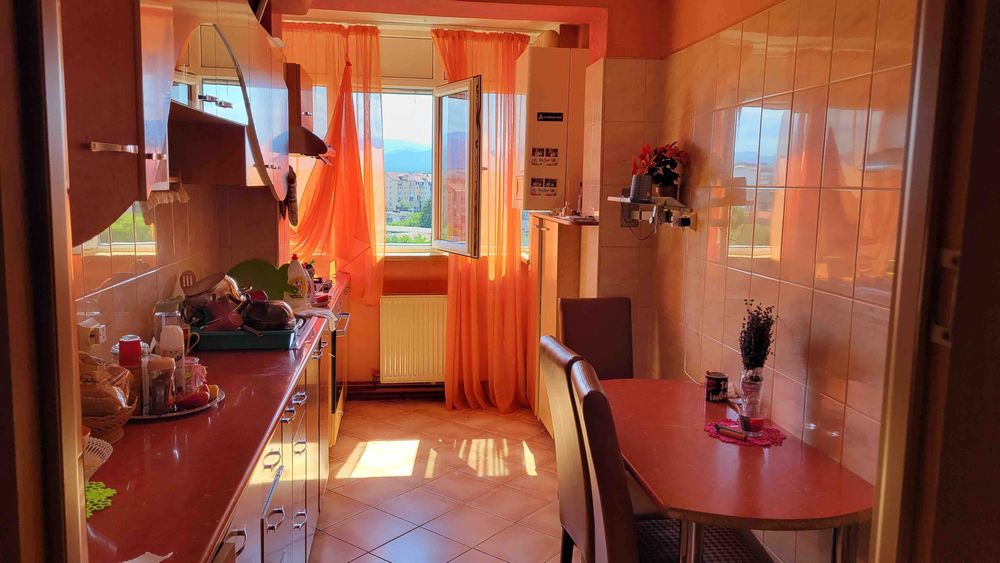 Caut colega de apartament