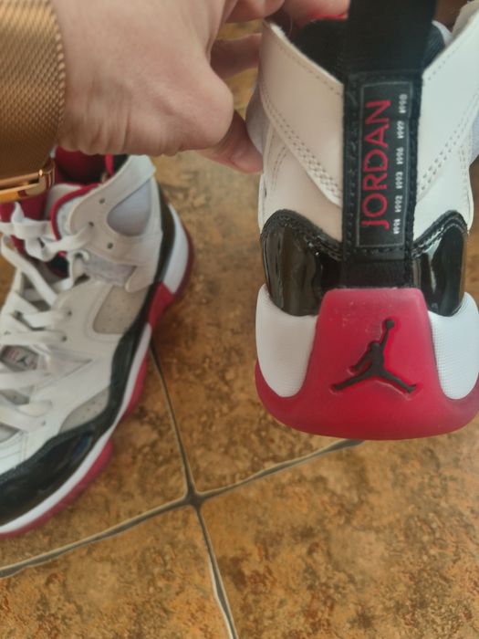 Jordan Jumpman Two Trey маратонки за момче 37.5
White Gym Red Black