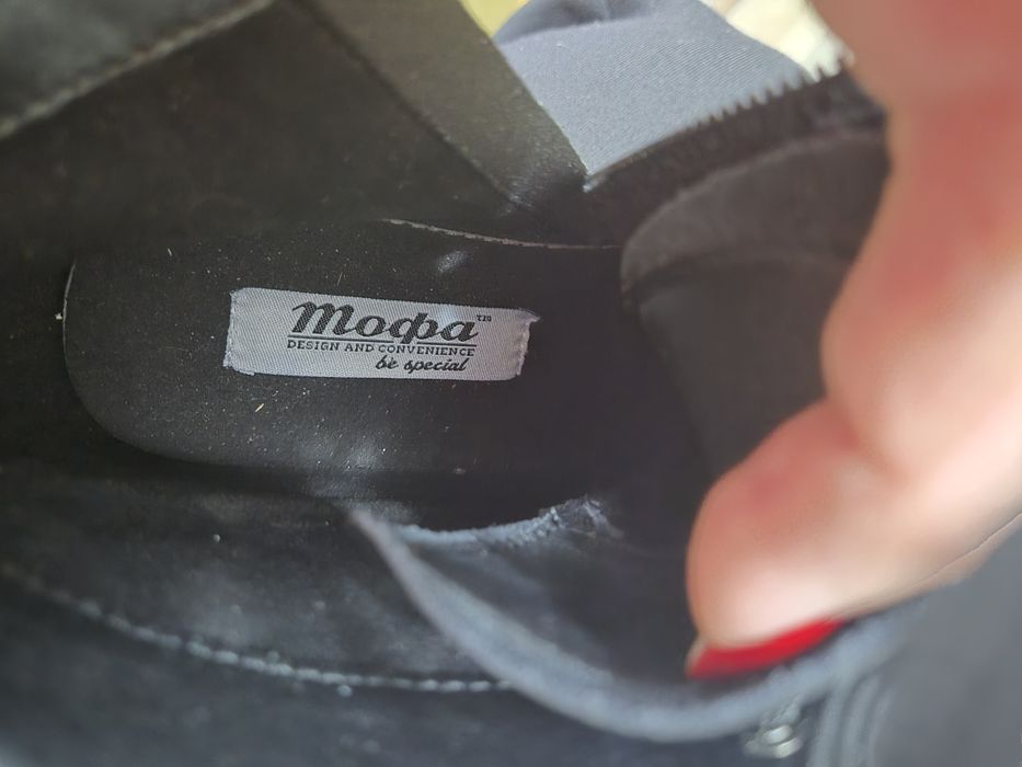 Продам ботинки женские весна -осень