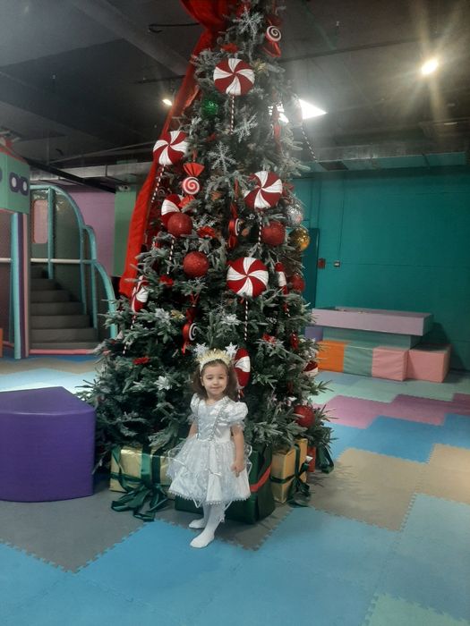 Платье снежинки очень красивое