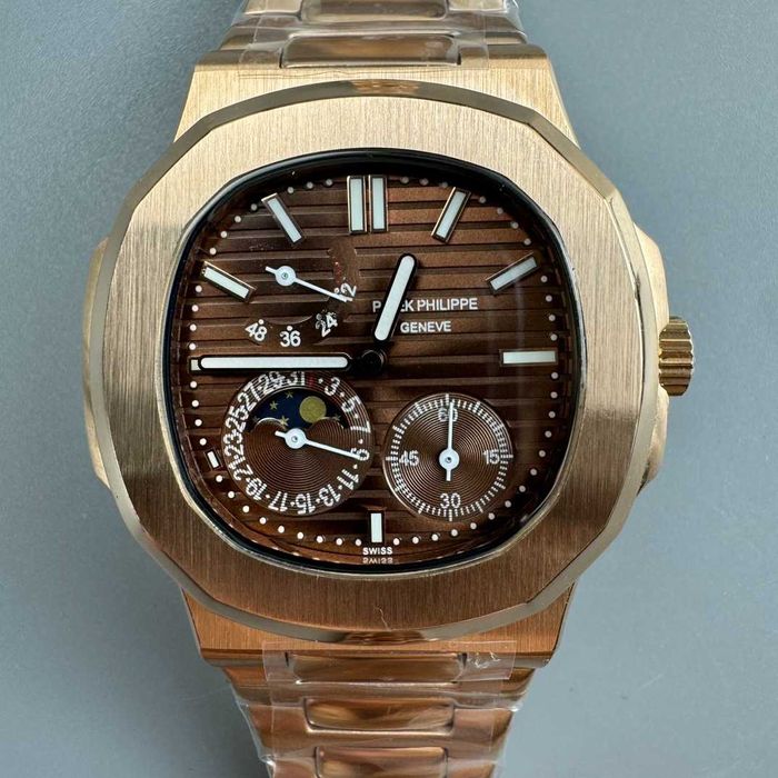 Patek Philippe Nautilus Brown 5712 cu mișcare automată